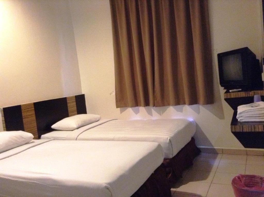 Hotel Traveller Kota Kinabalu Room photo